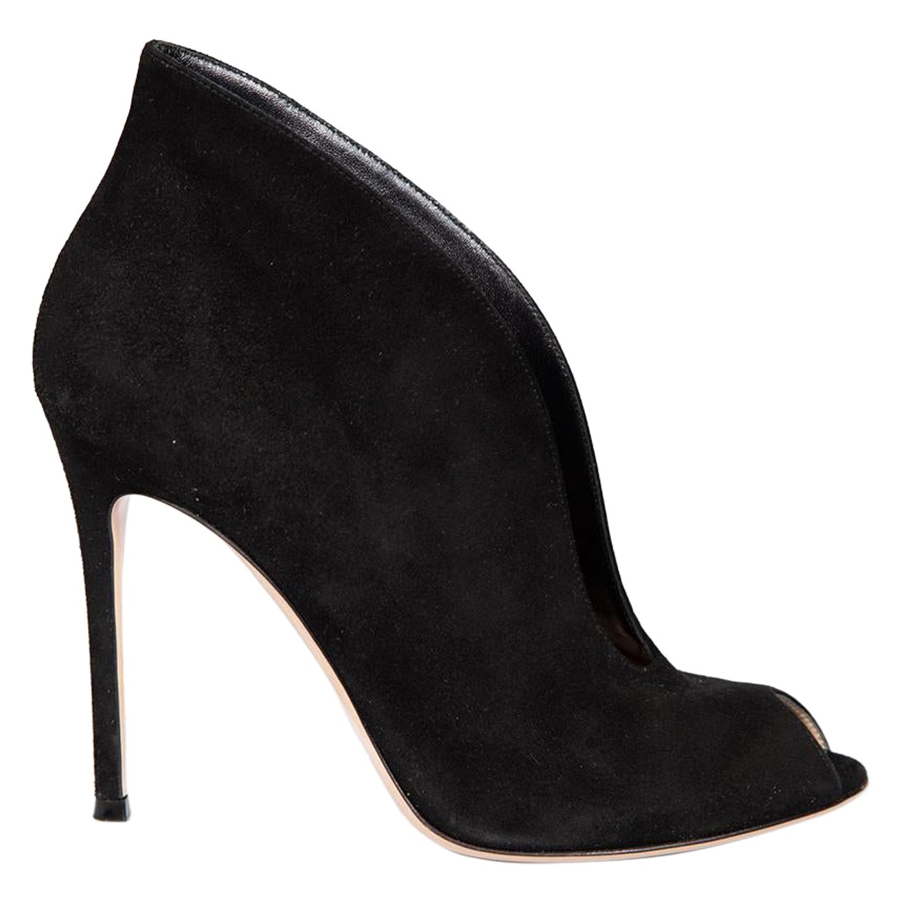 Gianvito Rossi Black Suede Vamp Heels Size IT 40 For Sale