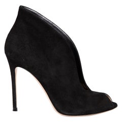 Gianvito Rossi Black Suede Vamp Heels Size IT 40