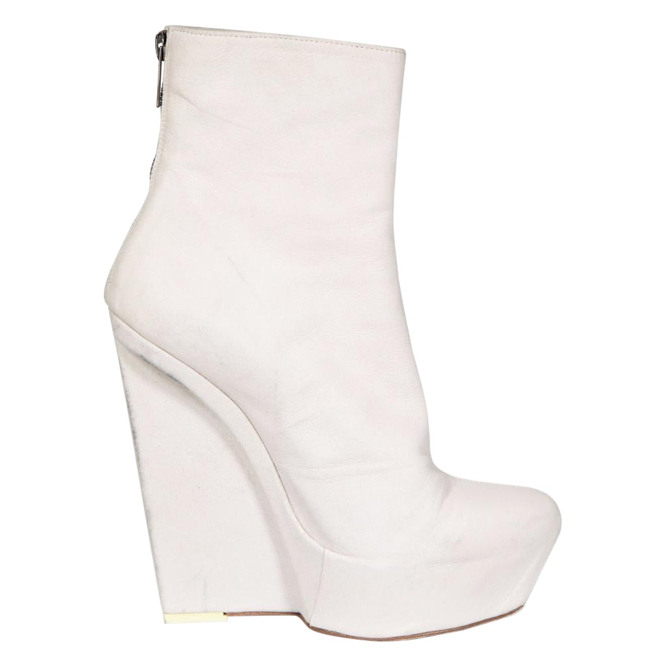 Gareth Pugh White Leather Wedge Ankle Boots Size IT 39 For Sale