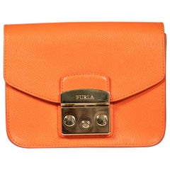 Furla Metropolis Kleine Umhängetasche aus orangefarbenem Leder