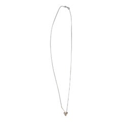 Unbranded White Gold and Diamond Heart Pendant Necklace (Collier à pendentifs en or blanc et diamants)