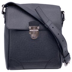 Louis Vuitton Black Taiga Leather Luka Messenger Crossbody Bag