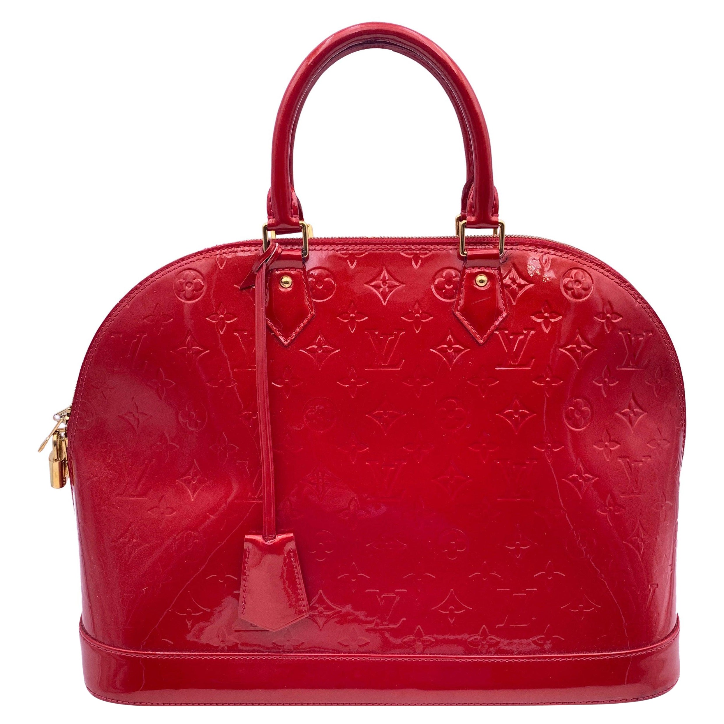Sac Louis Vuitton rouge Pomme D'Amour Monogramme Vernis Alma GM en vente