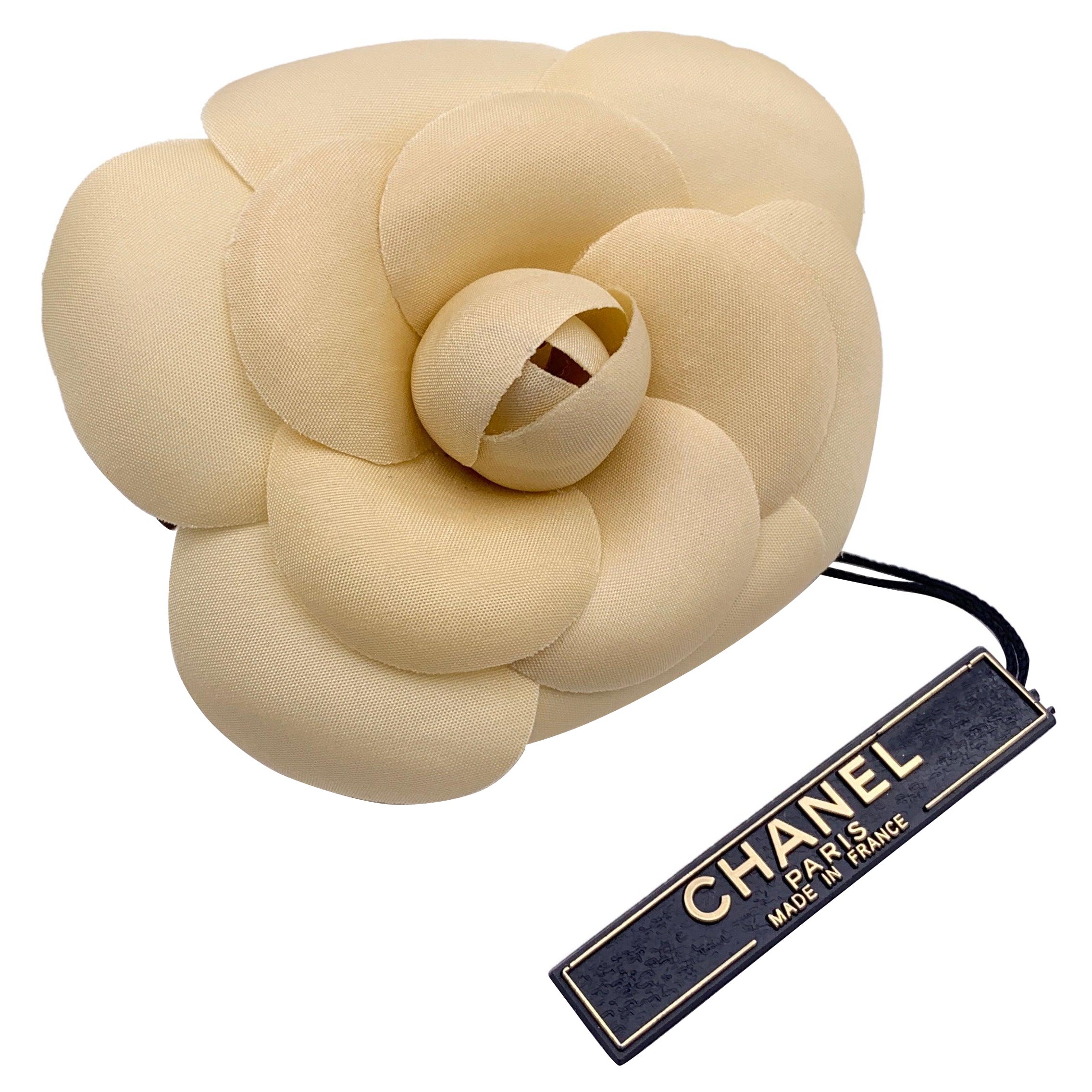 Chanel Vintage Beige Fabric Camelia Flower Camellia Pin Brooch For Sale