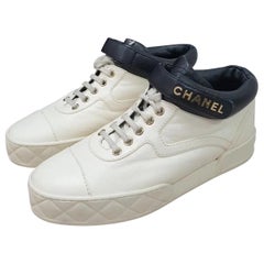 Chanel Coco Mark Leder-Turnschuhe und Turnschuhe