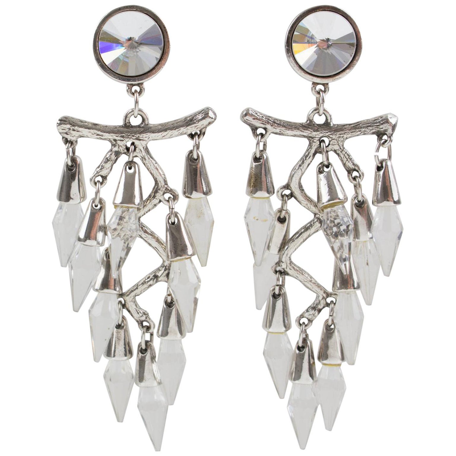 Chandelier massif Boucles d'oreilles Clips en métal argenté avec gouttes de cristal pampilles en vente