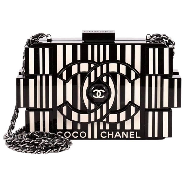 Pochette Lego en plexiglas de Chanel