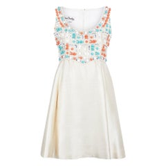 Vestido de cuentas de seda color crema de los años 60 de Gino Charles