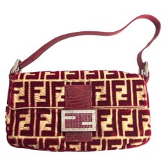 Sac baguette Fendi extrêmement rare en velours rouge de Lisio