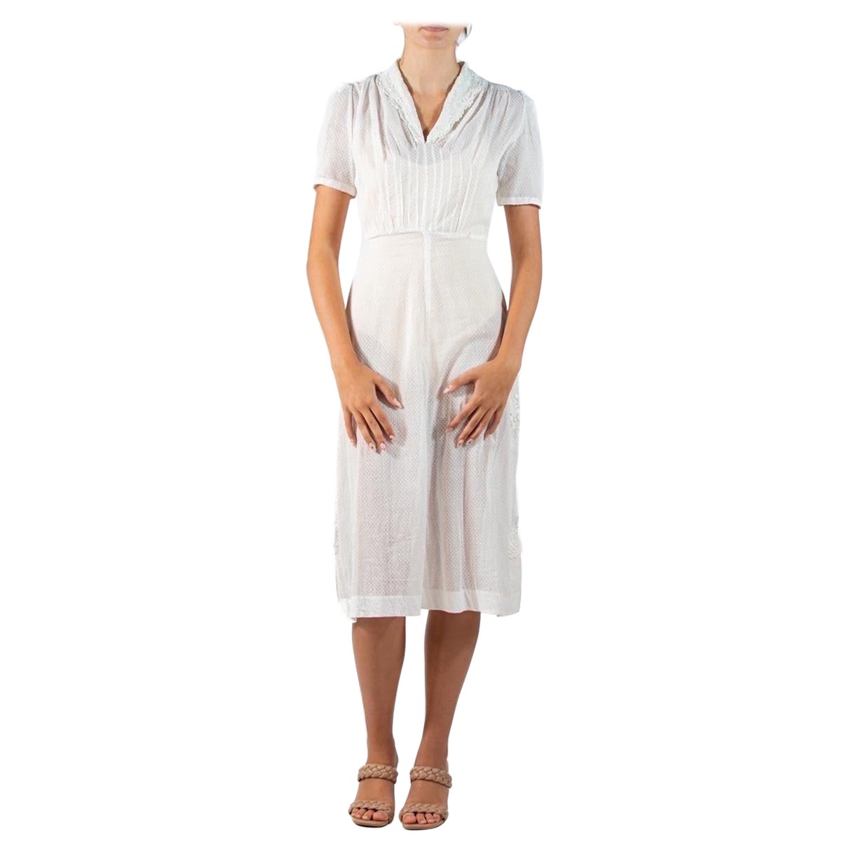 1930S Weißes schräg geschnittenes Kleid aus Bio-Baumwolle mit handgemachter irischer Häkelspitze im Angebot