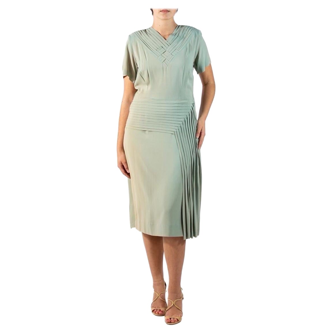 Abito in crepe di rayon grigio ostrica degli anni '40 in vendita