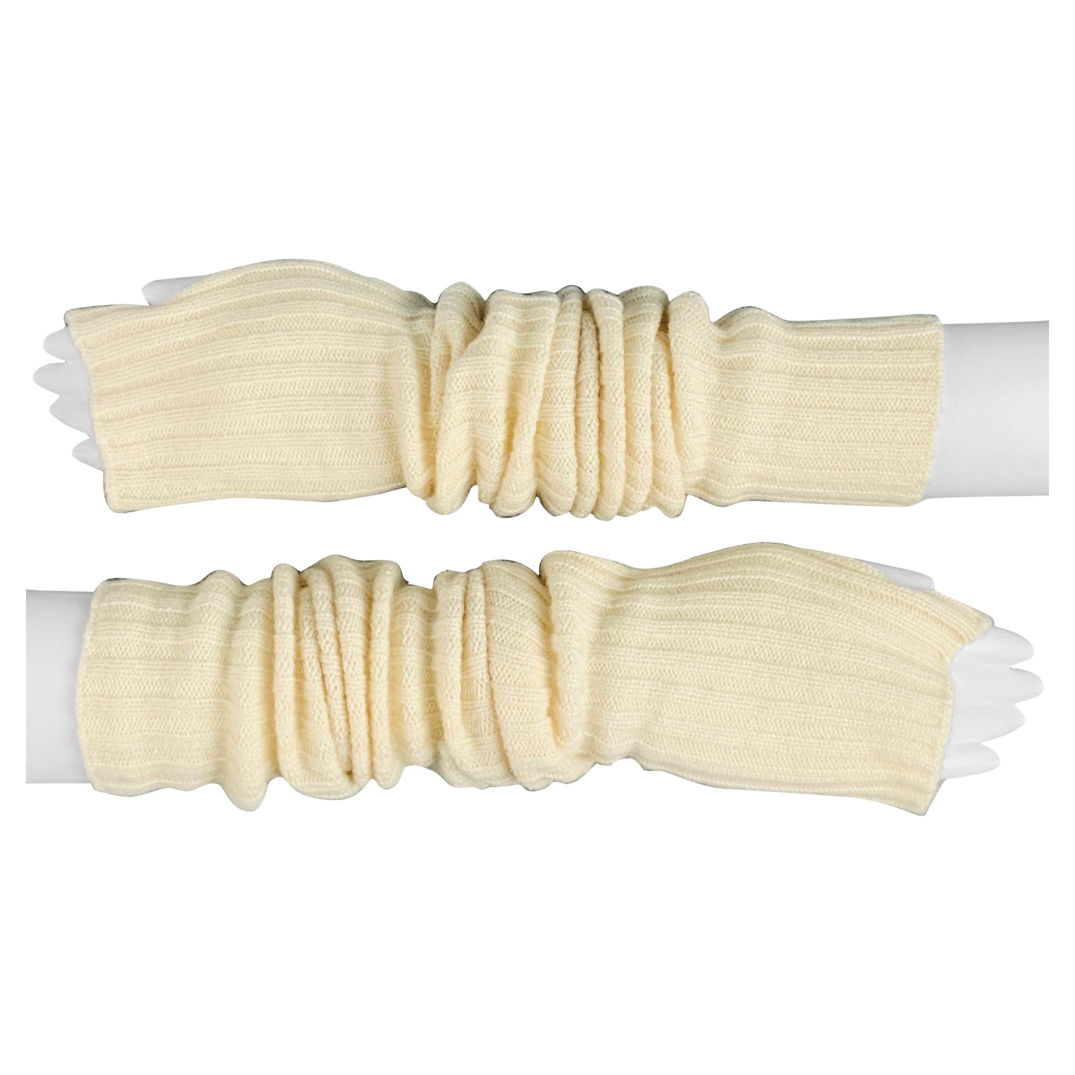 RALPH LAUREN Size M L Cream Knitted Cashmere Gloves For Sale