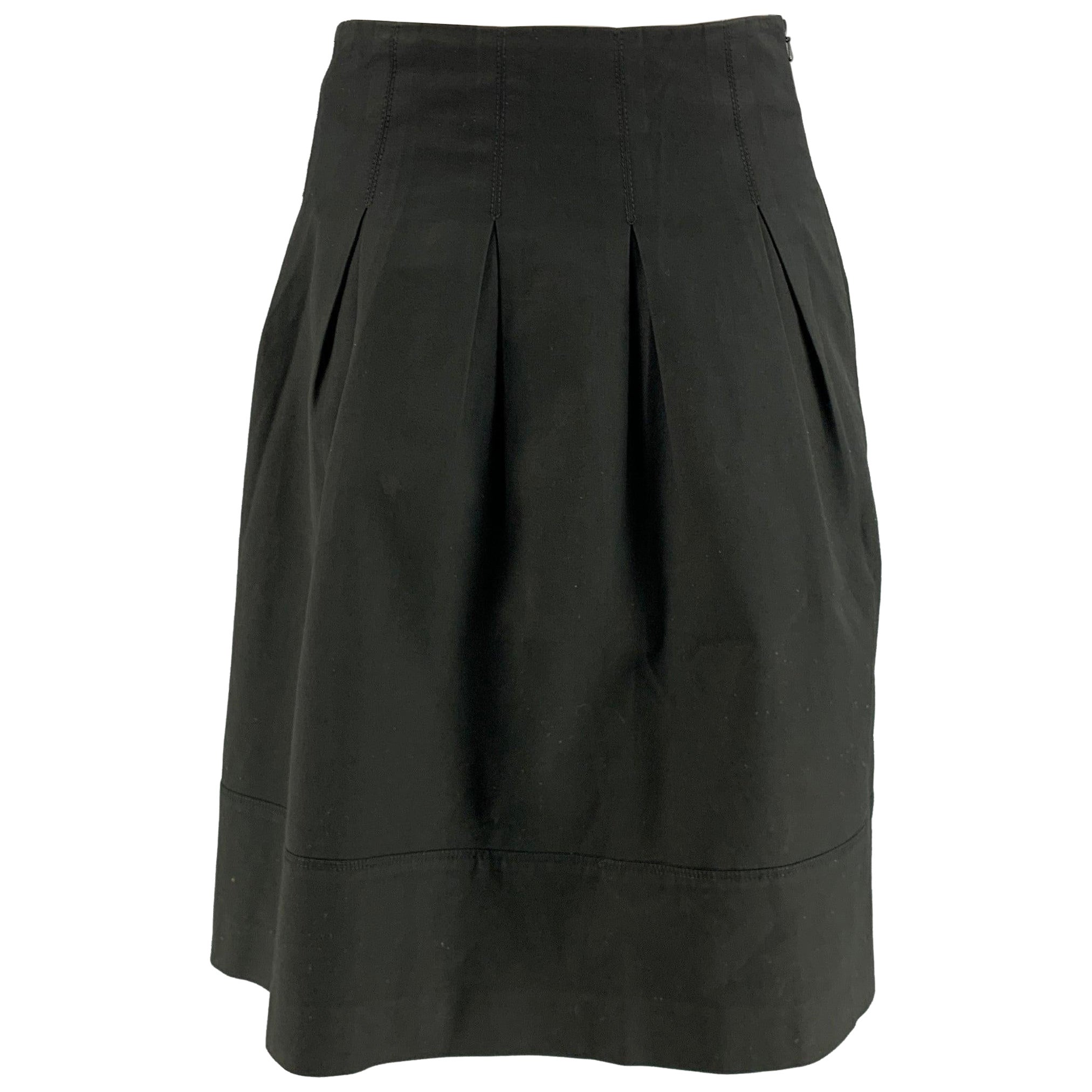 BURBERRY LONDON Size 6 Black Pleated Side Zipper Skirt For Sale