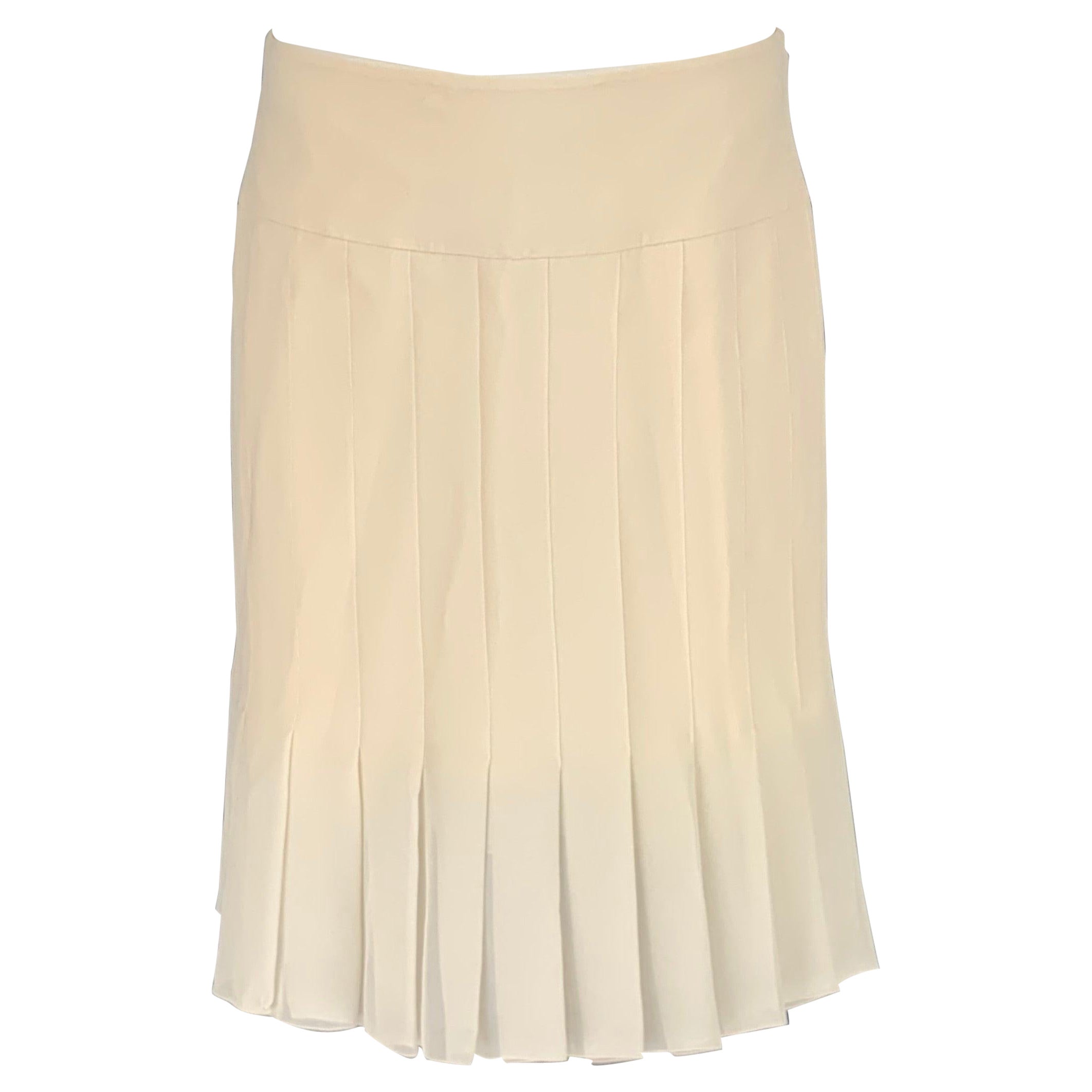 CHANEL Size 8 Cream Silk Pleated Skirt For Sale