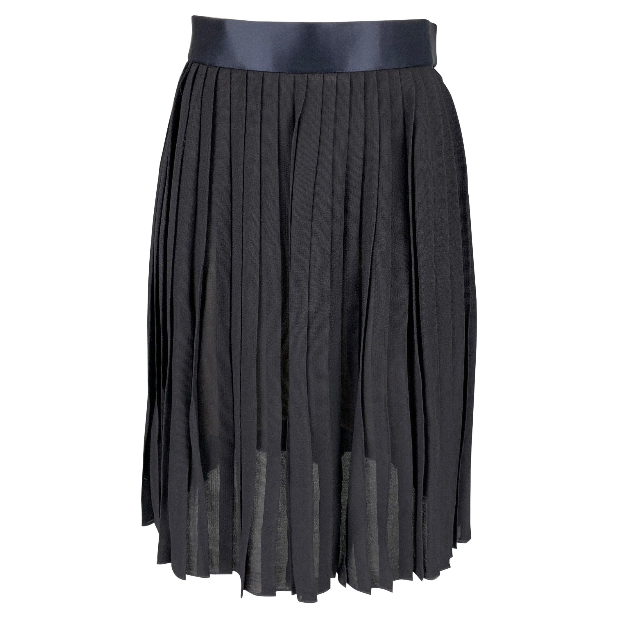 DONNA KARAN Size 8 Navy Rayon Pleated Below Knee Skirt For Sale