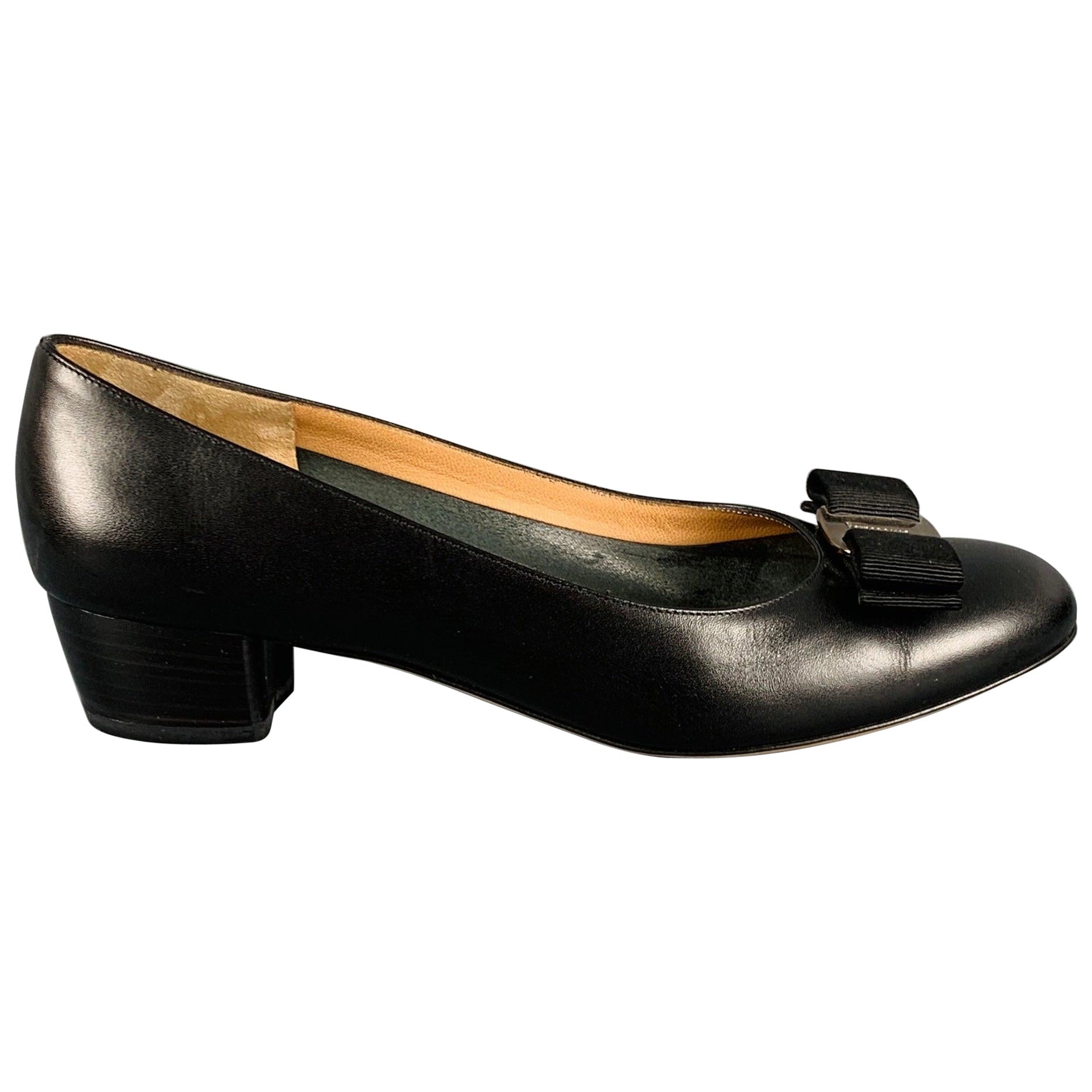 SALVATORE FERRAGAMO Size 7 Black Leather Bow Kitten Heels For Sale