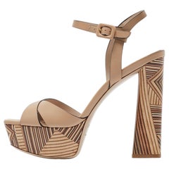 Le Silla Beige Leder-Sandalen mit Knöchelriemen und Plateausandalen Größe 39