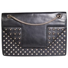 Saint Laurent Bolso Betty de piel negra con tachuelas