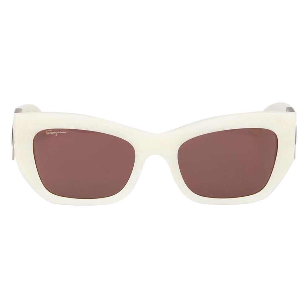 Salvatore Ferragamo Marble Ivory Cat Eye Sunglasses For Sale