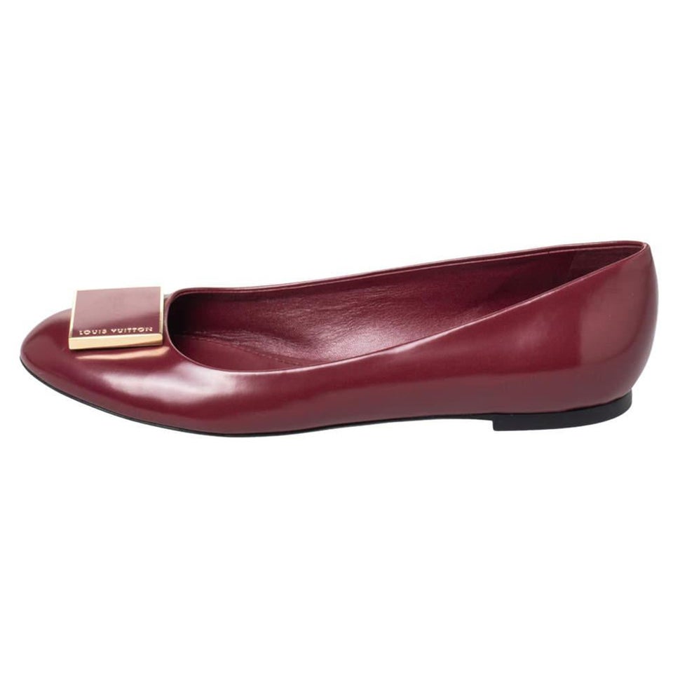 Louis Vuitton Burgundy Leather Embellished Ballet Flats Size 39 For Sale