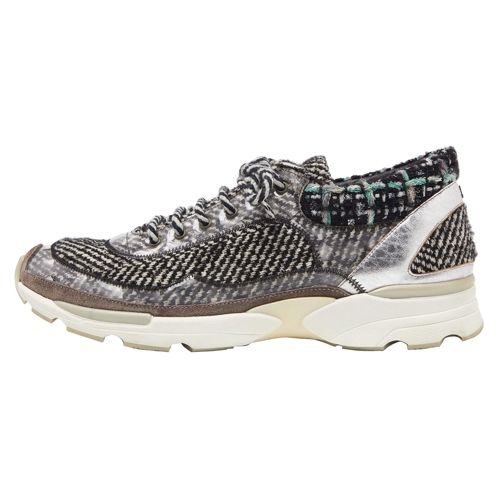 Chanel Grey/Black Tweed and Leather Lace Up Sneakers Size 41 For Sale