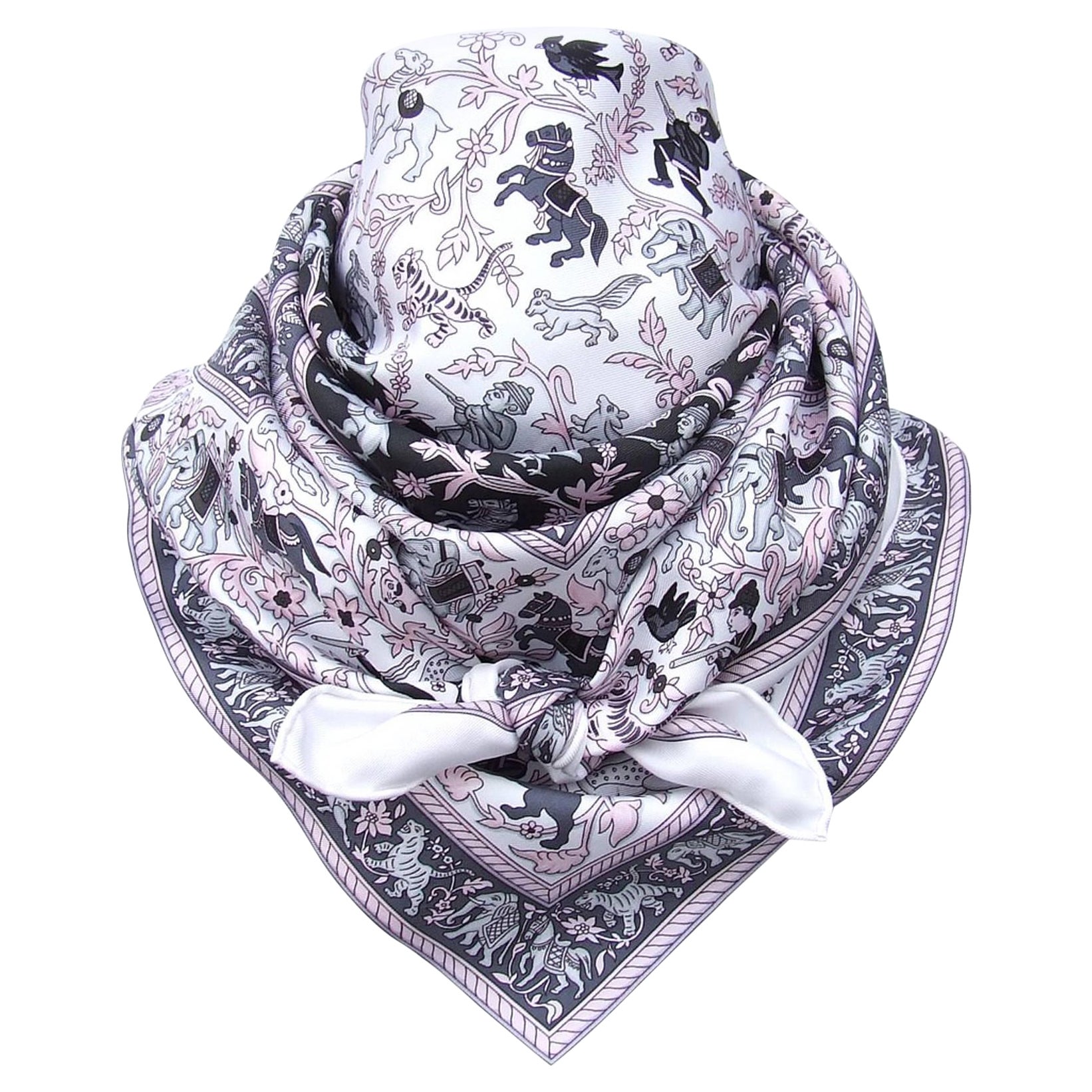 Lovely Hermès Silk Scarf Chasse en Inde Duchene White Pink Grey 90 cm For Sale
