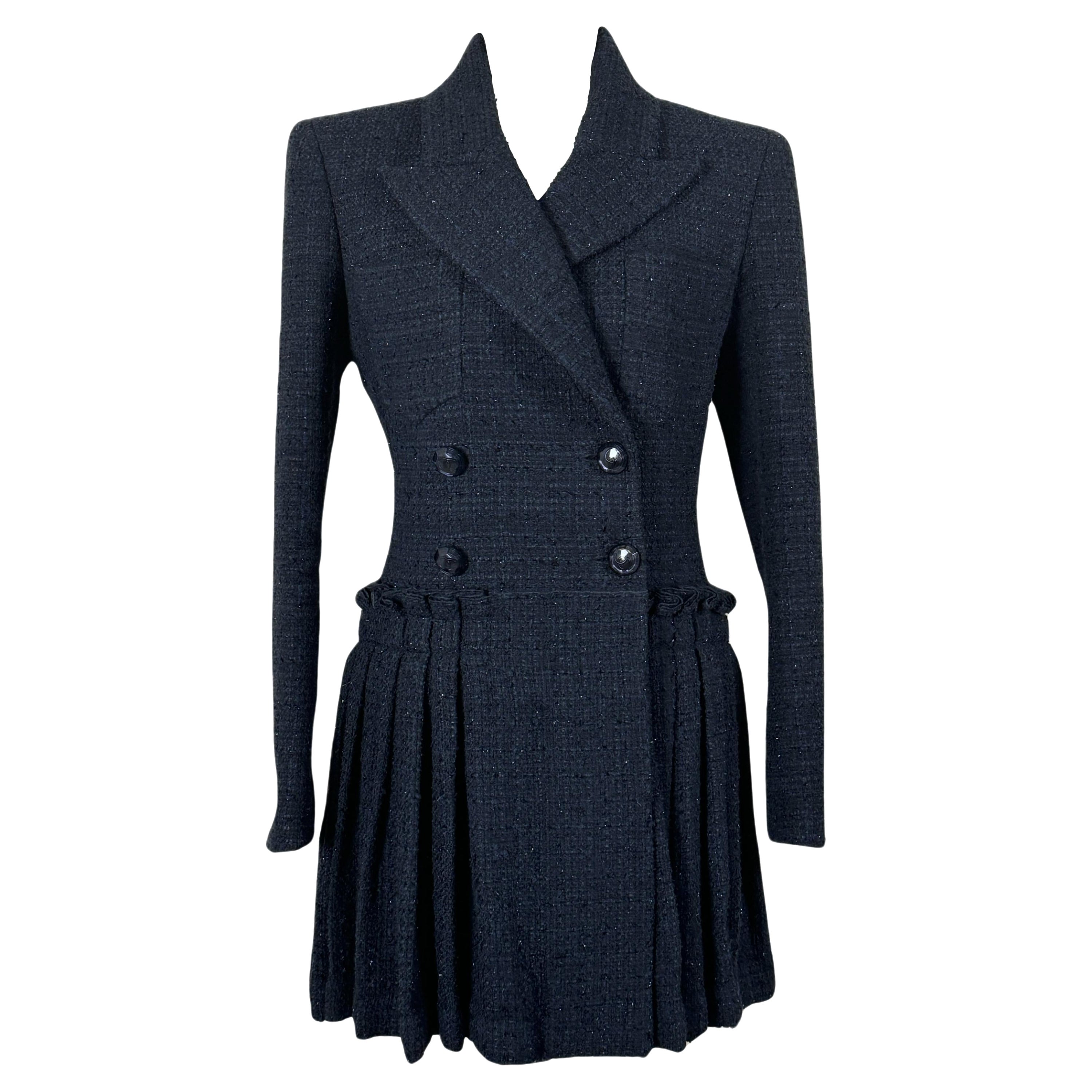 Chanel Neues ikonisches 2020 Frühjahr-Laufsteg-Tweedjacke-Kleid aus Tweed im Angebot