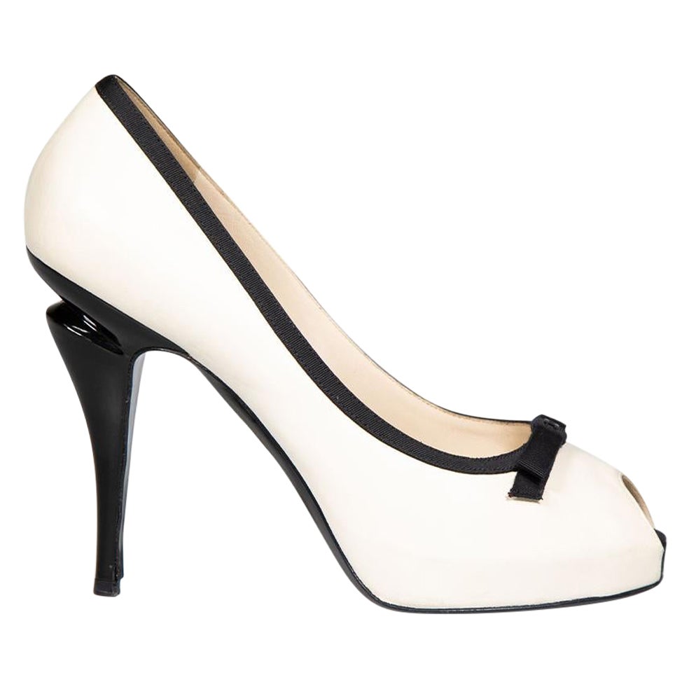 Chanel White Leather Peep Toe Heels Size IT 39 For Sale