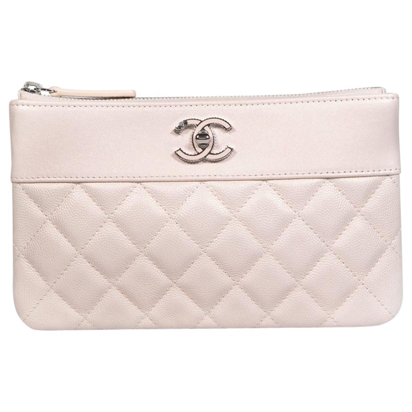 Chanel 2020 Pink Caviar Leather Interlocking CC Quilted Zip Clutch For Sale