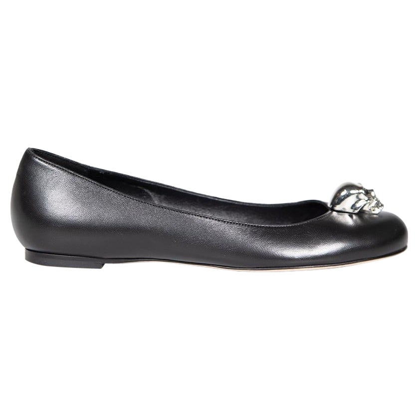 Alexander McQueen Black Leather Skull Flats Size IT 38 For Sale