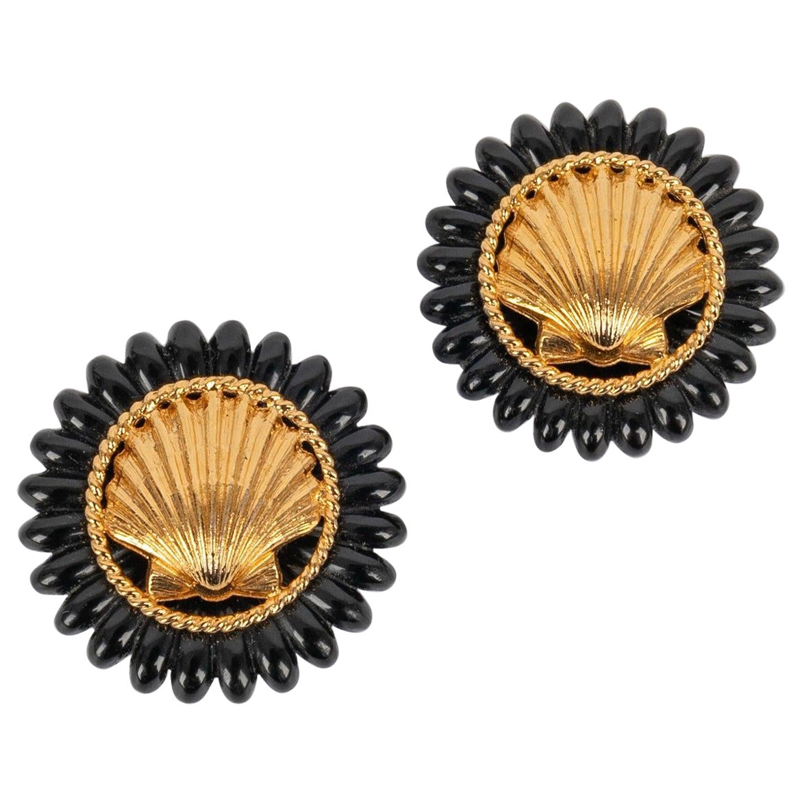 Chanel Shell Earrings with Bakelite, 2003 For Sale