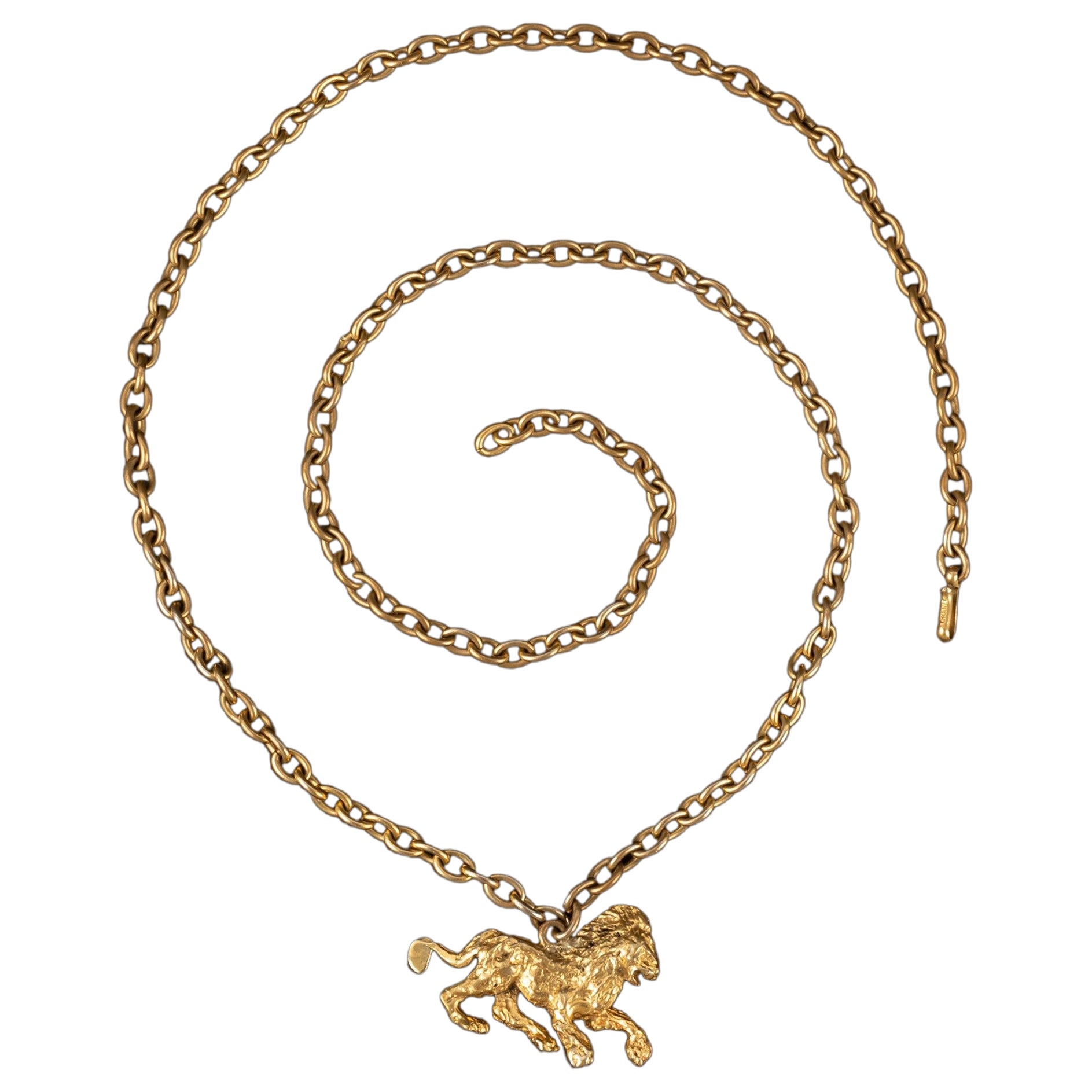 Chanel Collier haute couture avec pendentif lion en vente