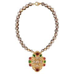 Chanel Byzantinische Halskette mit Glaspaste und Strasssteinen