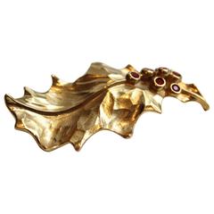 Yves Saint Laurent Vintage Gold Plated Leaf Brooche 6