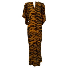 Robe longue Norma Kamali en jersey extensible à rayures tigres 34