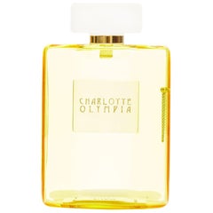 Seltene CHARLOTTE OLYMPIA gelbe Parfümflaschenschachtel-Clutch/Tasche mit Acryl-Logo