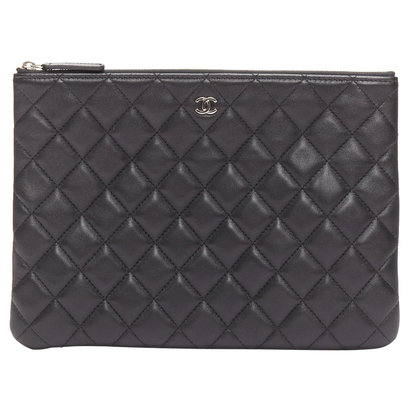 CHANEL O Case black smooth leather matelasse quilted zip clutch bag For Sale