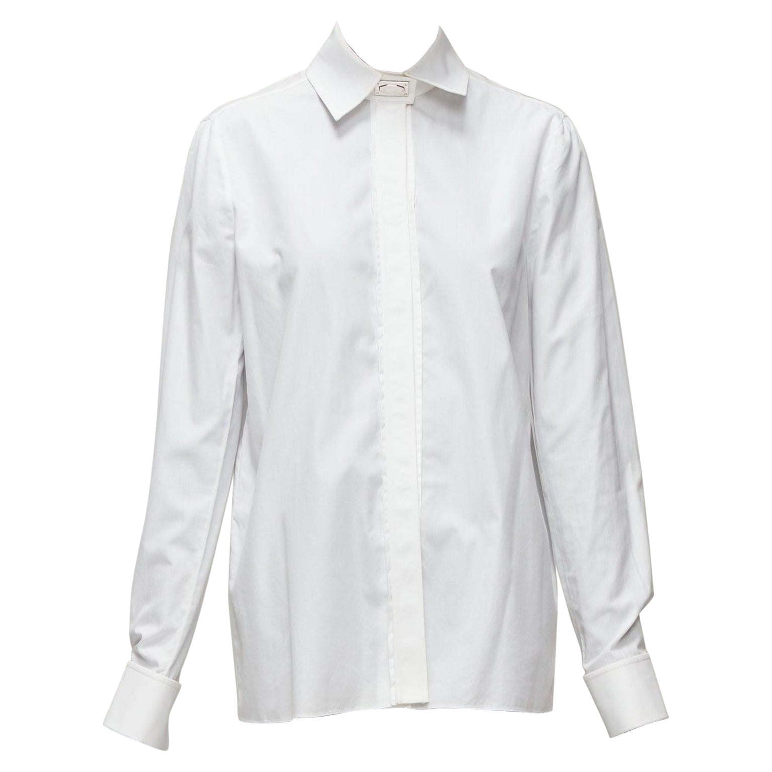 GIVENCHY Riccardo Tisci chemise blanche en coton avec col boutonné en métal argenté FR40 L en vente