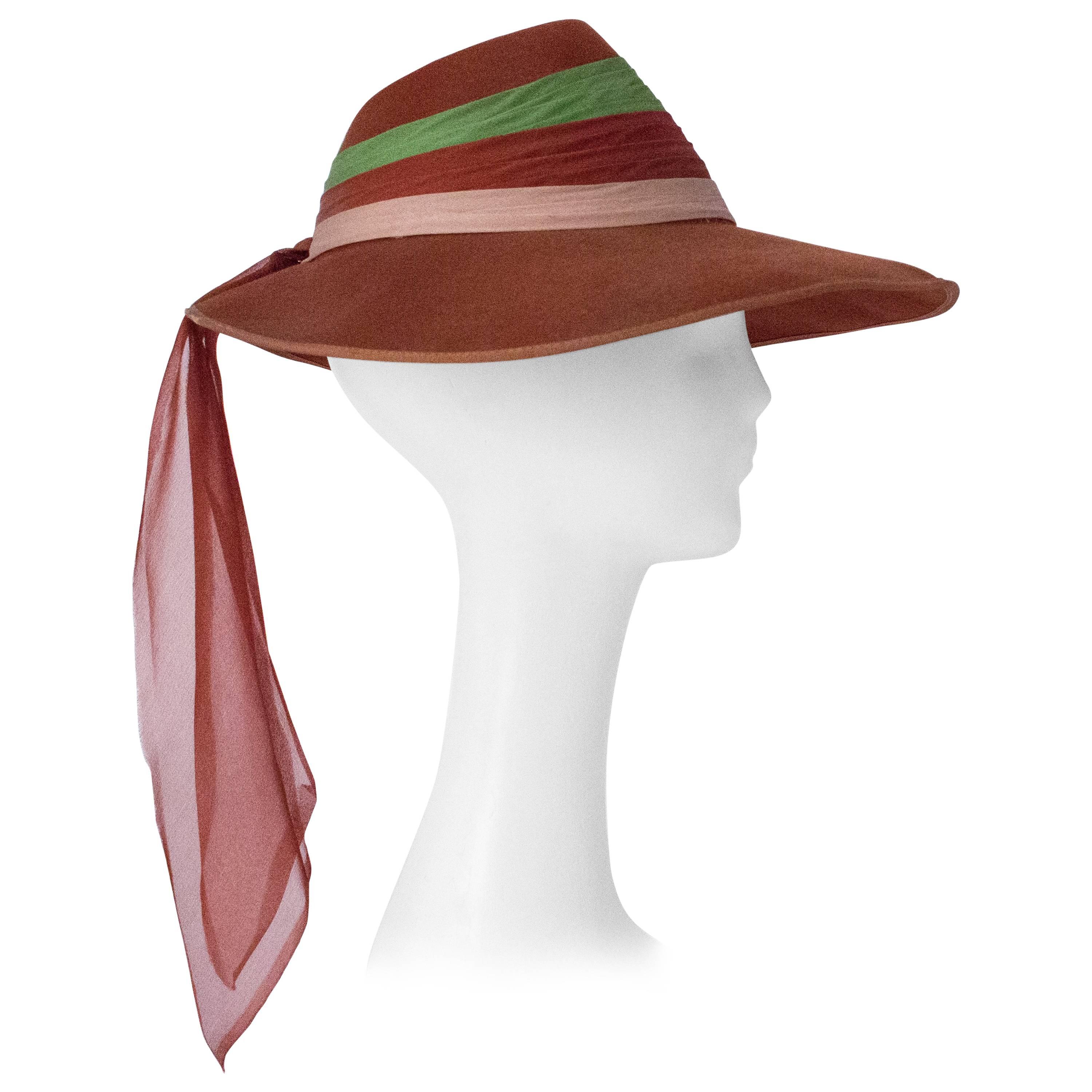 40s Wool Felt Hat with Silk Chiffon Tricolored Band For Sale