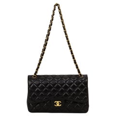 Chanel Schwarze Jumbo-Doppelklappen-Tasche aus Lammfell