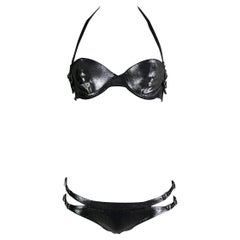 Dior by John GallianoPrimavera 2004 Bikini metalizado de efecto mojado recortado