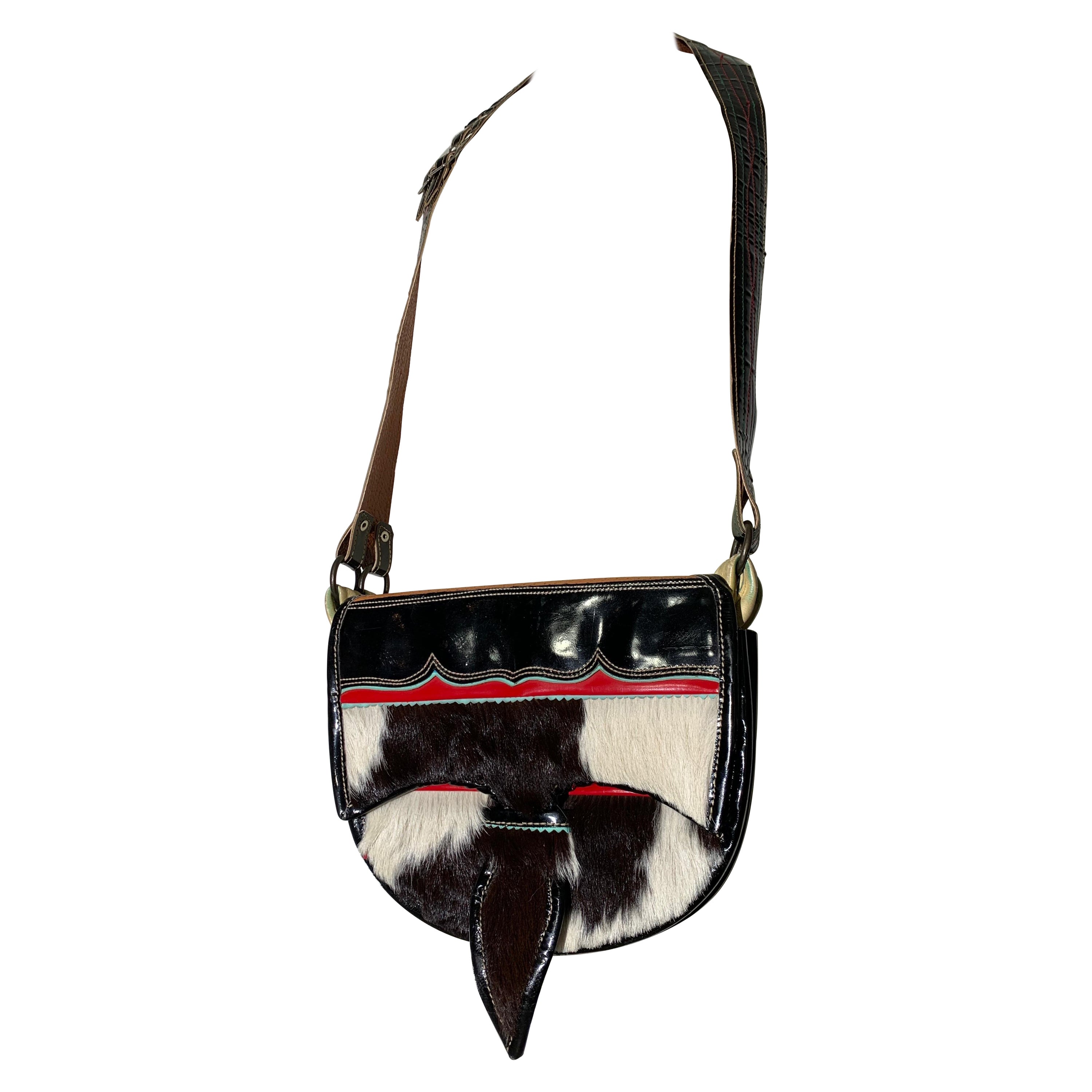 1980s Western-Inspired Black/White Cowhide & Patent Leather Saddle Shoulder Bag For Sale