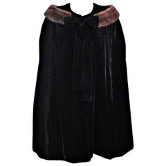 Retro 1950's Black Metallic Velvet Cape with Mink Trim Size Medium Large