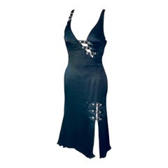Versace F/W 2004 Verschönertes Schnallen-Nieten-Detail Tief ausgeschnittenes schwarzes Abendkleid