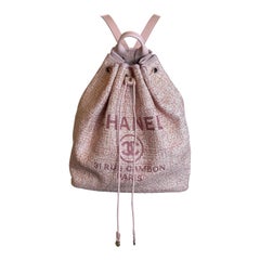 Mochila Chanel Deauville de tweed rosa