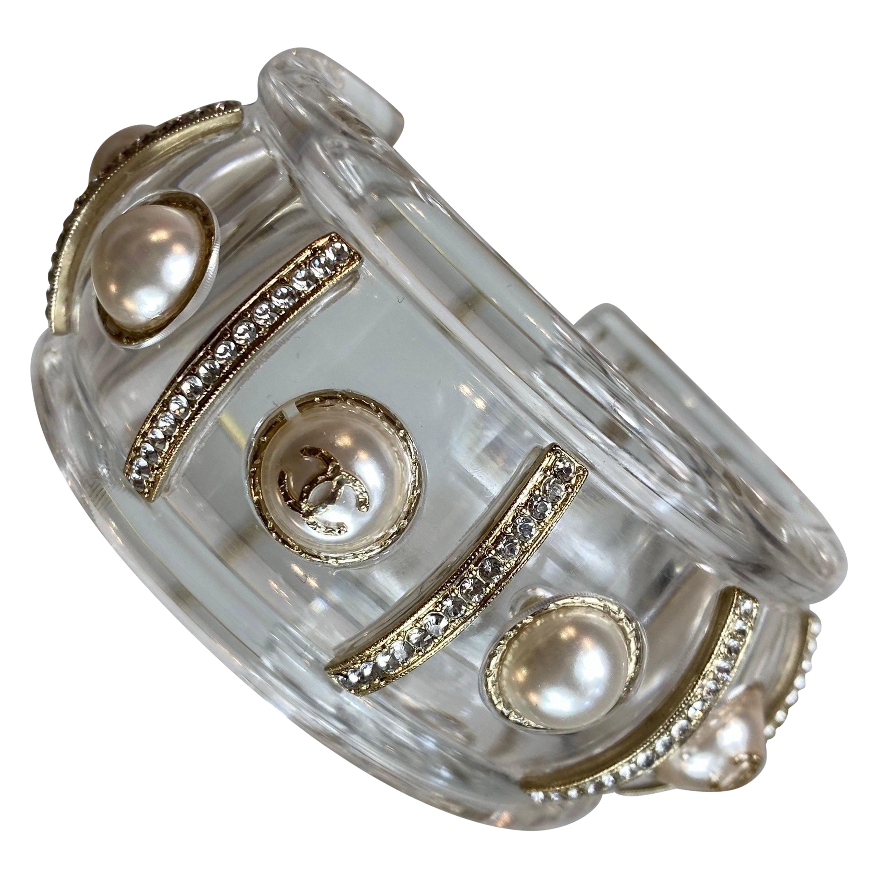Bracelet Chanel en résine transparente