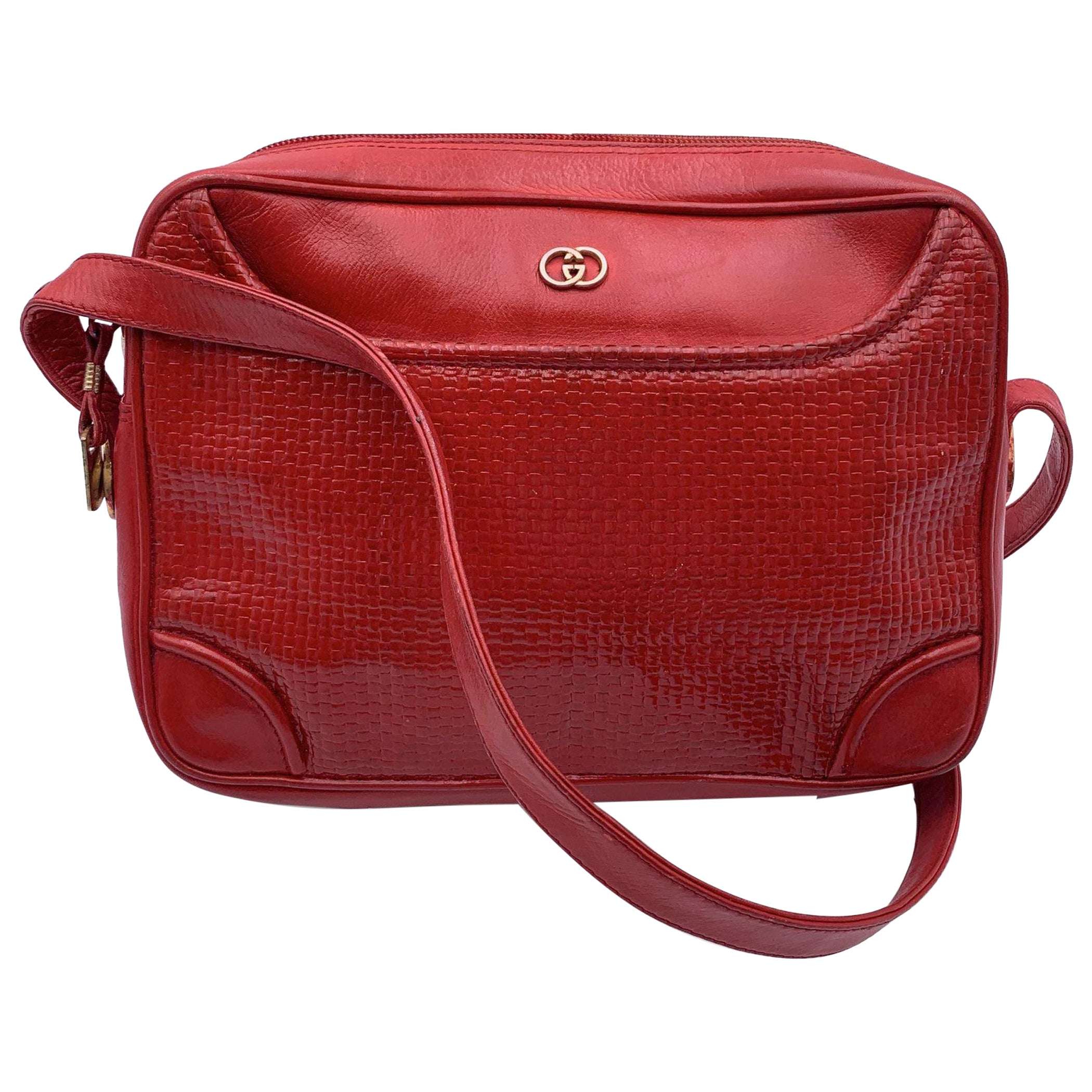 Gucci Vintage Red Textured Leather Shoulder Messenger Bag For Sale