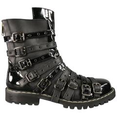 Bottes de combat GARETH PUGH Taille 10 en cuir noir & Patent Strappy Belt