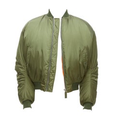 PRADA Blouson bombardier coupé en nylon vert, taille M, défilé 2023