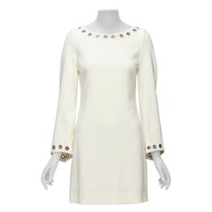CELINE Vintage Mini shift-Kleid aus cremefarbenem Crêpe mit Glockenärmeln und Ösen, CELINE Vintage